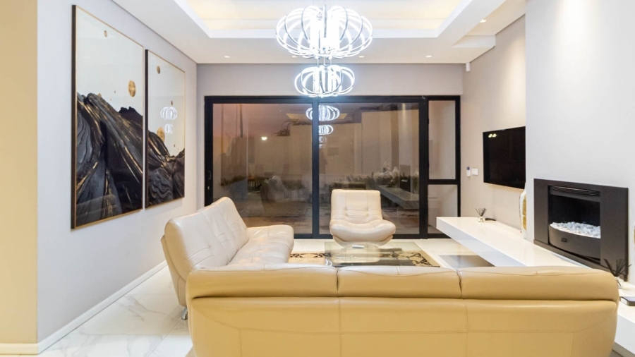 5 Bedroom Property for Sale in Bloubergstrand Western Cape